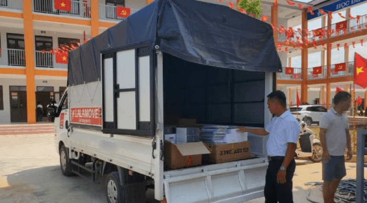 Một công ty giao hàng tuyên bố có xe tải 18 tấn, một chuyến giao tới 19 địa điểm