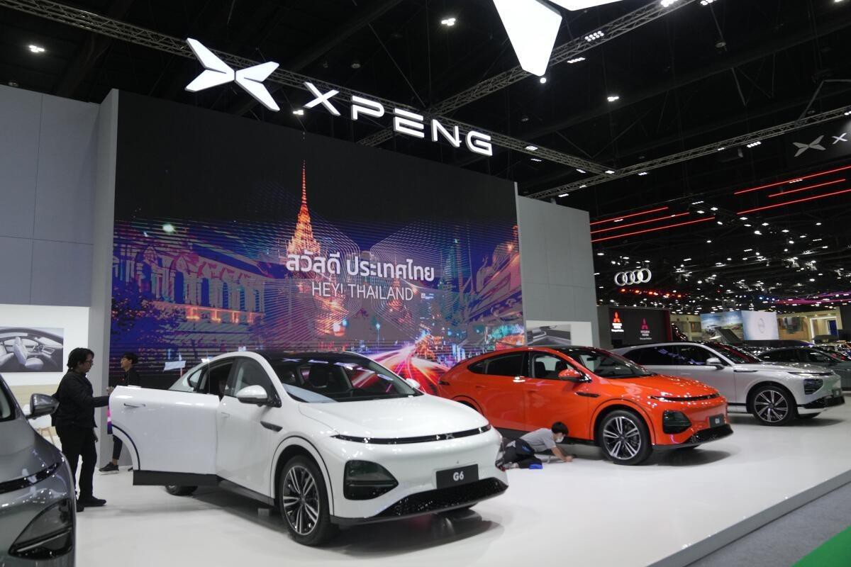 Chuyện xảy ra khi thương hiệu xe bị chính đại lý rời bỏ: Khách mất 45 ngày chưa sửa nổi xe