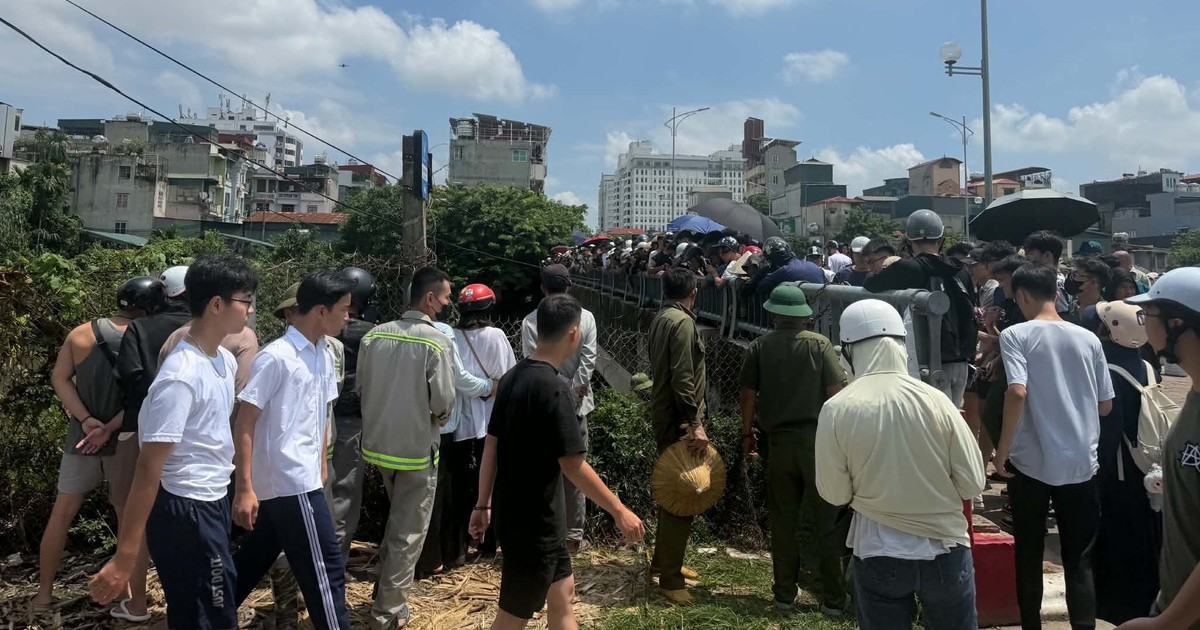 Tìm thấy thi thể nghi nam sinh bị nước cuốn mất tích ở Hà Nội