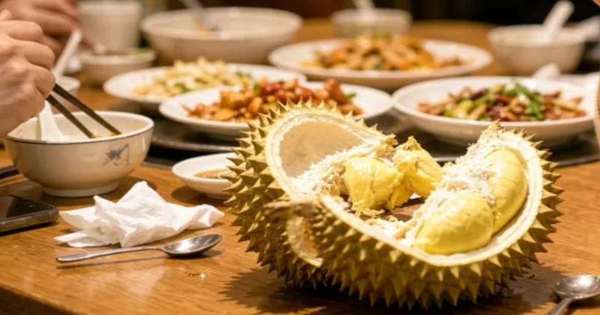 Người phụ nữ 30 tuổi suy gan nặng sau khi ăn cùng lúc loại trái cây này và 1 loại nước