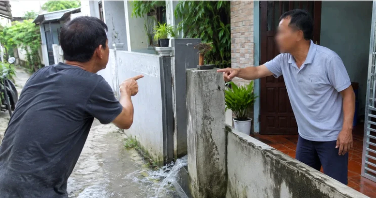 Hà Nội: Đâm hàng xóm tử vong vì bị chửi, dọa đánh nếu "để nước chảy sang nhà"