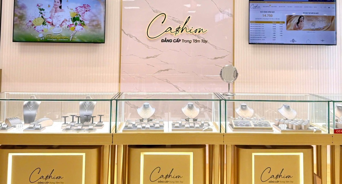 Chuỗi kim cương có tiếng bất ngờ tái xuất sau 2...