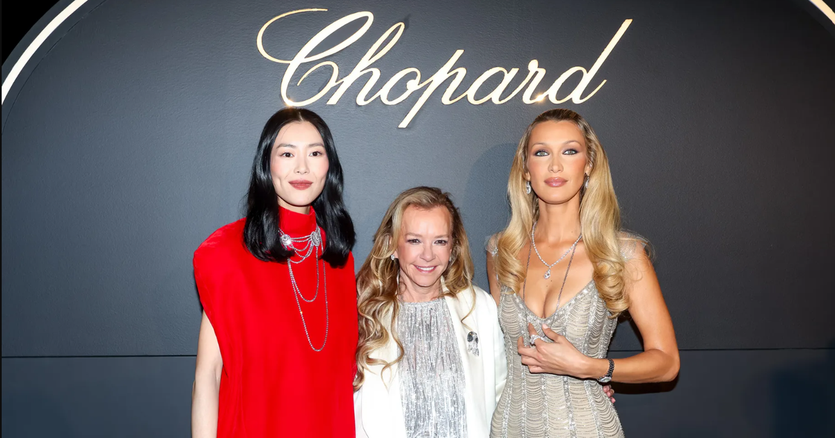 Choáng: "Siêu mẫu đắt giá nhất Trung Quốc" khoác lên người gần 80 carat kim cương, đồng hồ Chopard giá hơn nửa tỷ đồng