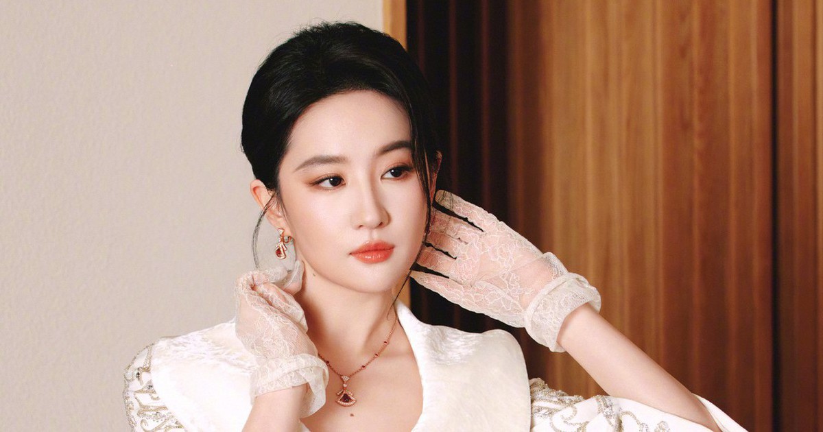 Lưu Diệc Phi kiếm 1950 tỷ đồng trong 3 năm, cuộc sống xa hoa gây choáng ngợp