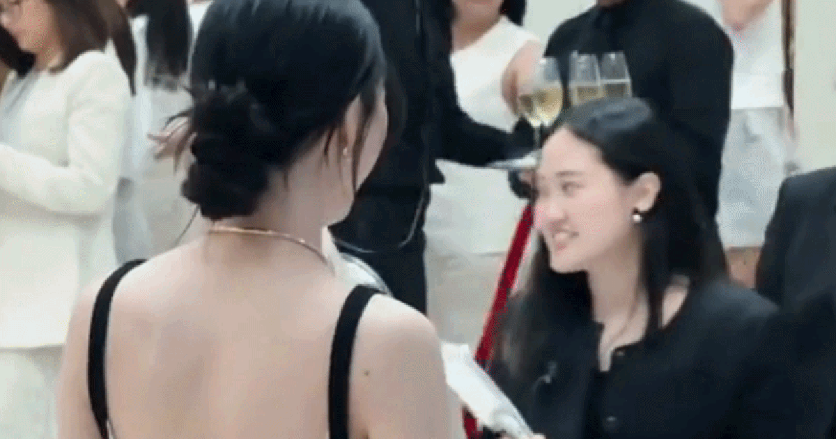 Thu nhập của “người phụ nữ đẹp nhất thế giới” SN 1995