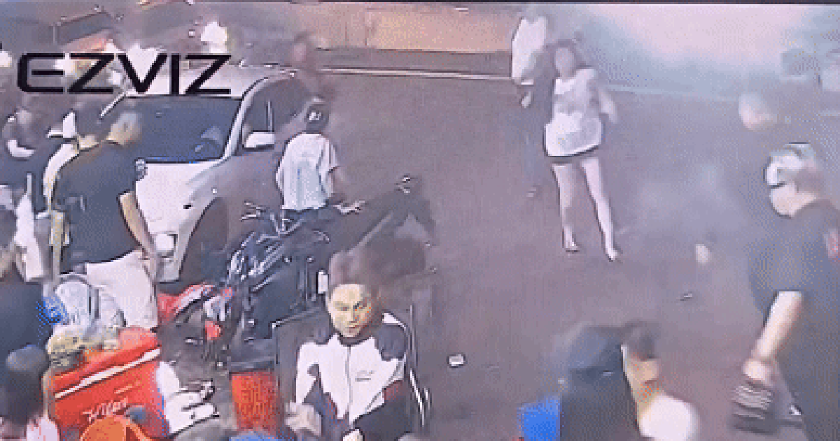 Giữ khẩn cấp 7 người trong vụ ô tô đâm vào đám đông ở TPHCM