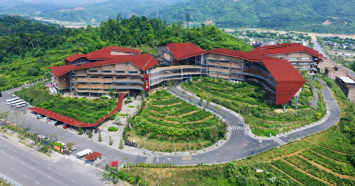 Việt Nam có trường nội trú 700 tỷ đồng chuẩn Anh đầu tiên: Học sinh đi học trên đồi, học phí lên đến 650 triệu đồng/năm