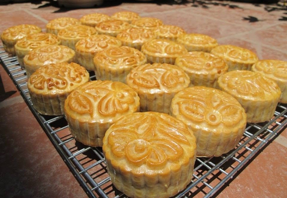 Một chiếc bánh trung thu có thể chứa năng lượng tương đương 5 bát cơm