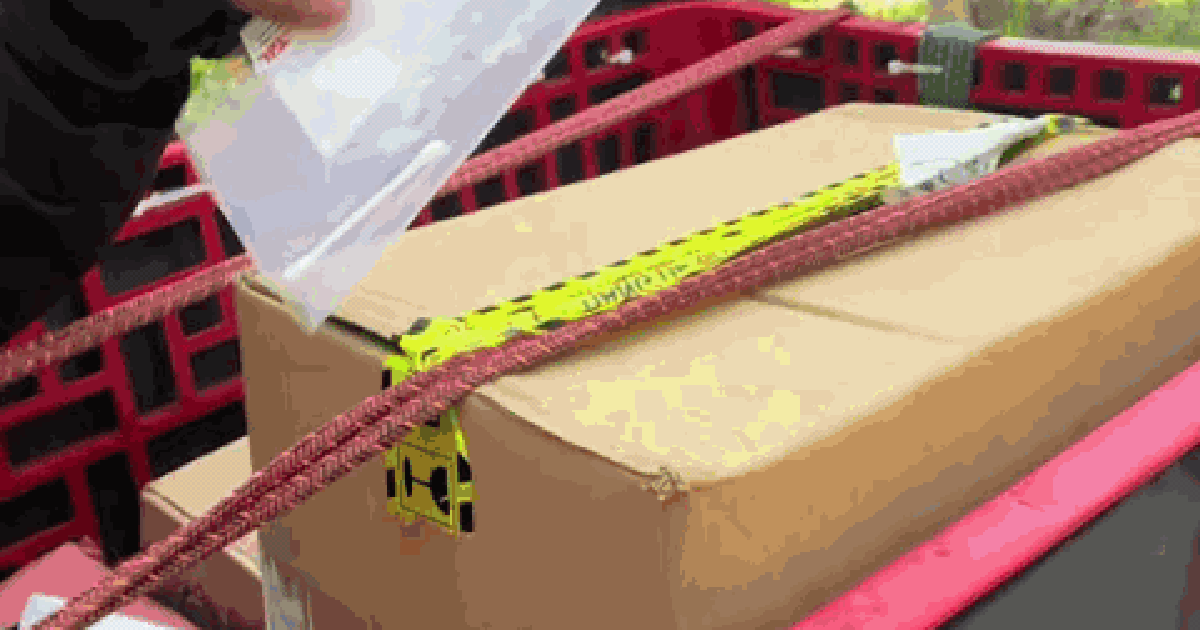 “Kiếp nạn” của các shipper Việt Nam