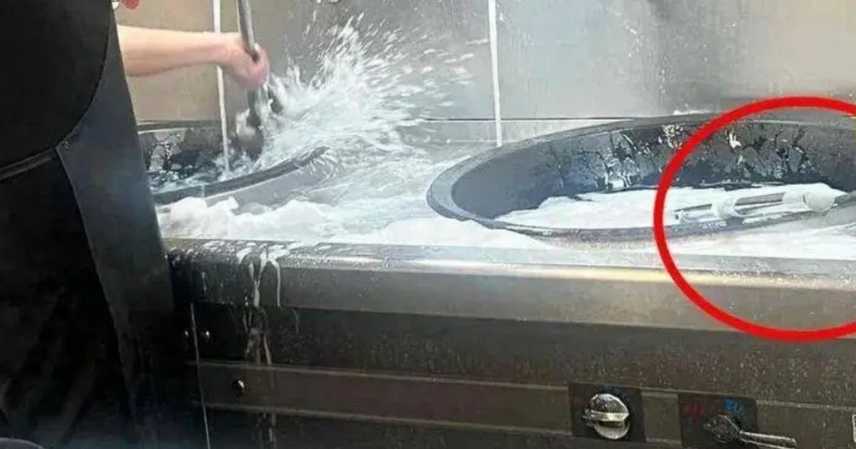 Scandal trường mầm non dùng chảo nấu để cọ nắp cống gây kinh hãi ở Trung Quốc