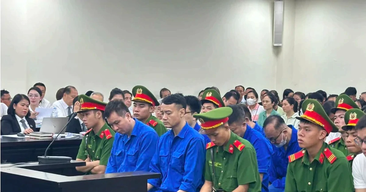 Xét xử nhóm sản xuất 187.000 hộp sữa giả, hối lộ và "chạy án"