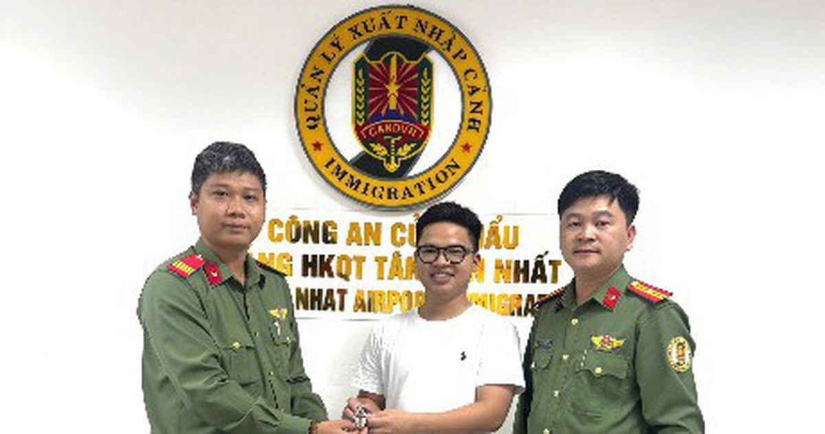 Công an sân xác minh hàng loạt túi xách 500 triệu, đồng hồ Rolex 600 triệu... nằm rải rác ở sân bay Tân Sơn Nhất