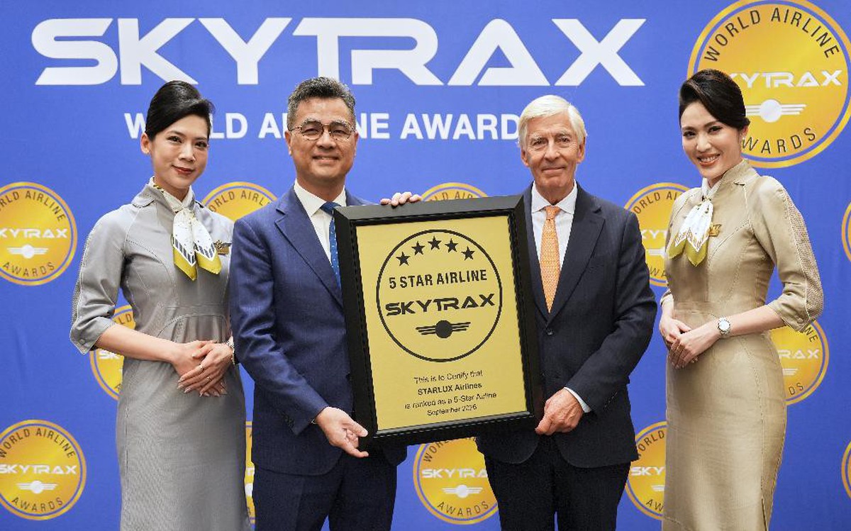 STARLUX hai năm liên tiếp đạt chứng nhận Hãng hàng không 5 sao SKYTRAX và được vinh danh là World"S Cleanest Airline