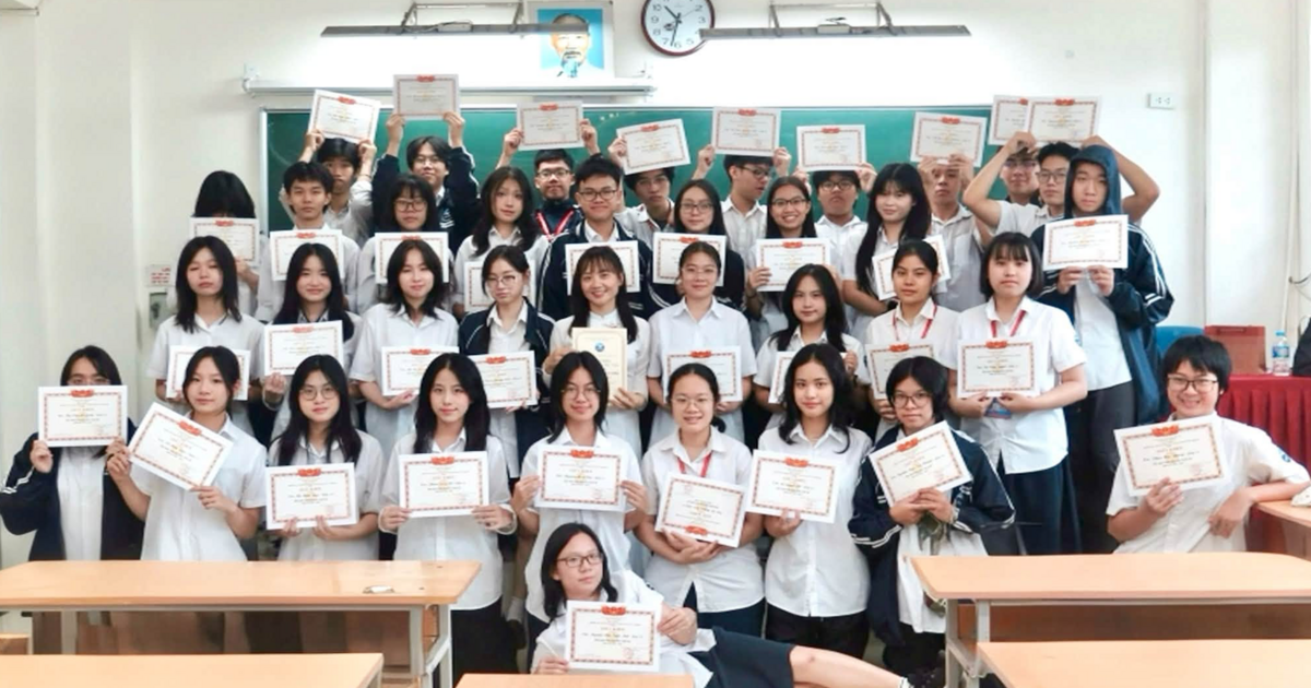 Một lớp chuyên Nhật có 3 thủ khoa, 12 suất du học, 20 IELTS từ 8.0