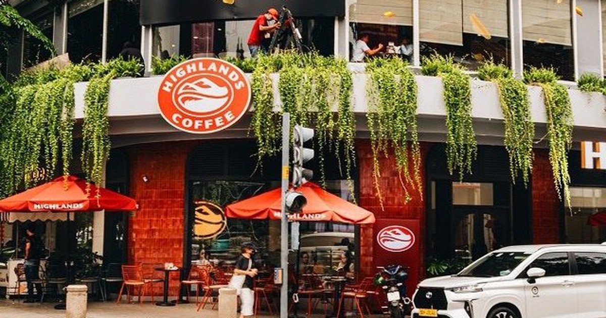Highlands Coffee tăng doanh số 47%, mạnh nhất trong nhóm thương hiệu quốc tế: Vì sao Jollibee lại nhường quyền kiểm soát?