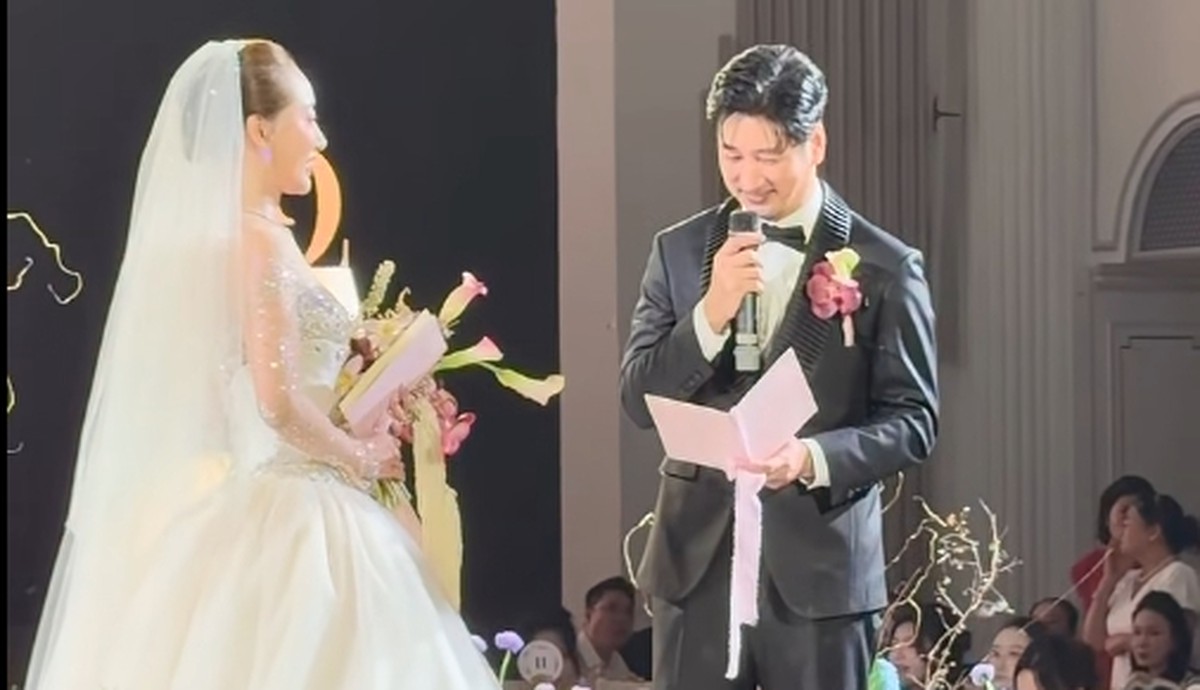 Nam NSƯT vừa lấy vợ 3 ở Hà Nội: "Vai diễn mà anh muốn diễn lâu nhất đấy là được làm chồng của em"