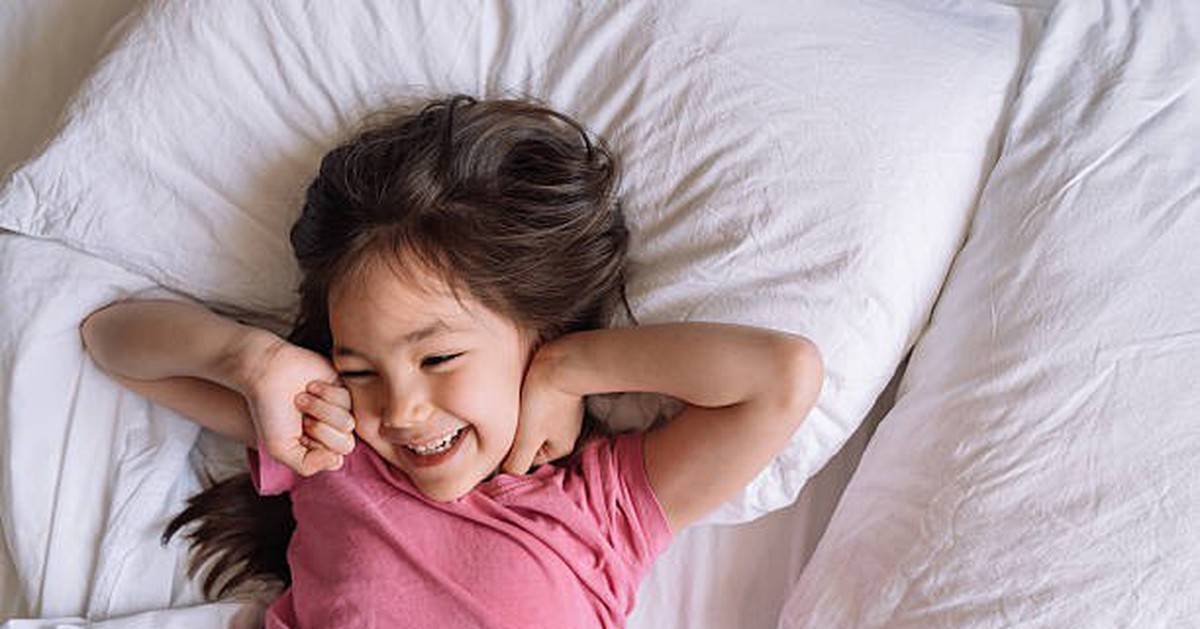Nghiên cứu tâm lý: Nếu buổi sáng thức dậy có 4 biểu hiện này, chứng tỏ con đang cảm thấy vô cùng hạnh phúc