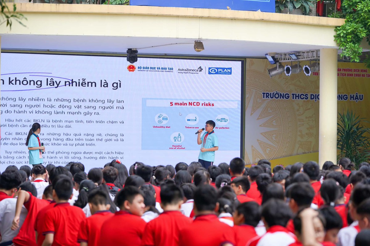 Khởi động dự án Sức khỏe Thanh thiếu niên Việt Nam giai đoạn 2026–2029: Trao quyền Giám đốc Quốc gia tượng trưng cho nữ sinh lớp 9