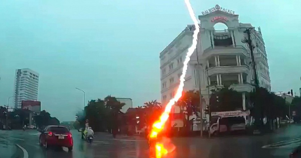Người phụ nữ bị sét đánh giữa đường: Có một vết thương ở đầu đã được phẫu thuật