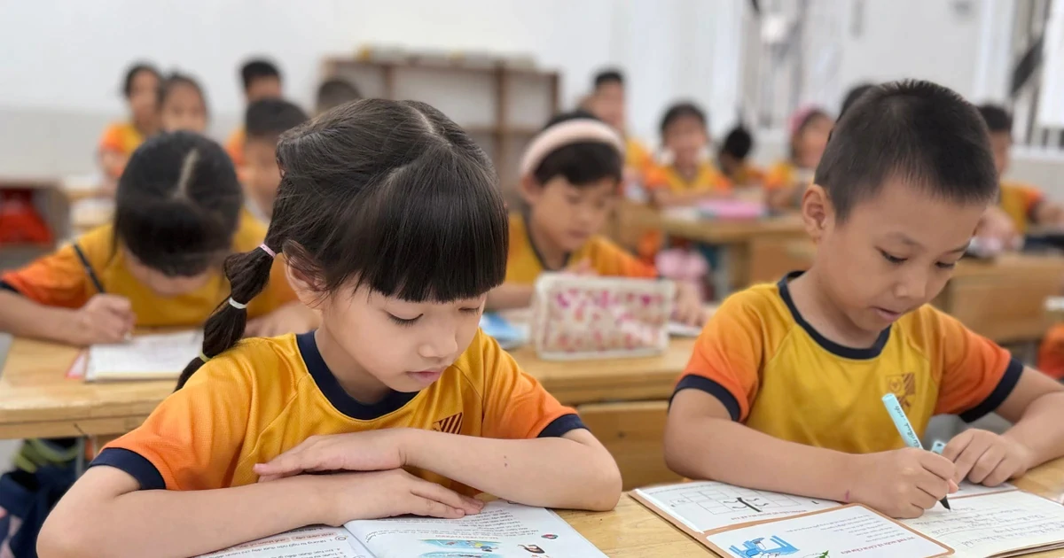Phụ huynh học sinh lớp 1 than phiền, tối nào cũng ‘đánh vật" với con đến khuya
