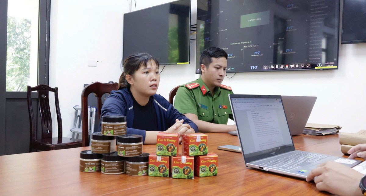 Hà Nội: Bắt 8 đối tượng lừa bán "thuốc nam gia ...