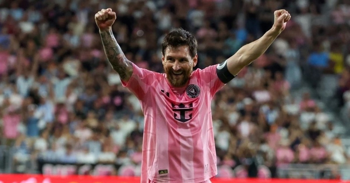 Messi sút phạt ghi bàn siêu phẩm, xác suất thành công chỉ 3%