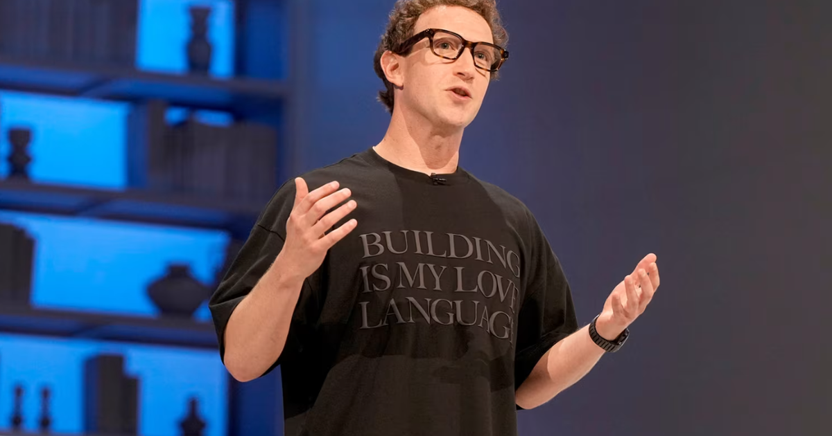 Tỷ phú Mark Zuckerberg “lột xác” phong cách: Áo phông rộng, quần nâu và kính Ray-Ban tích hợp AI