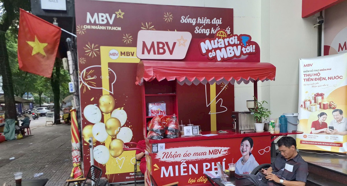 Một ngân hàng nổi tiếng đang bán thêm cà phê vỉ...