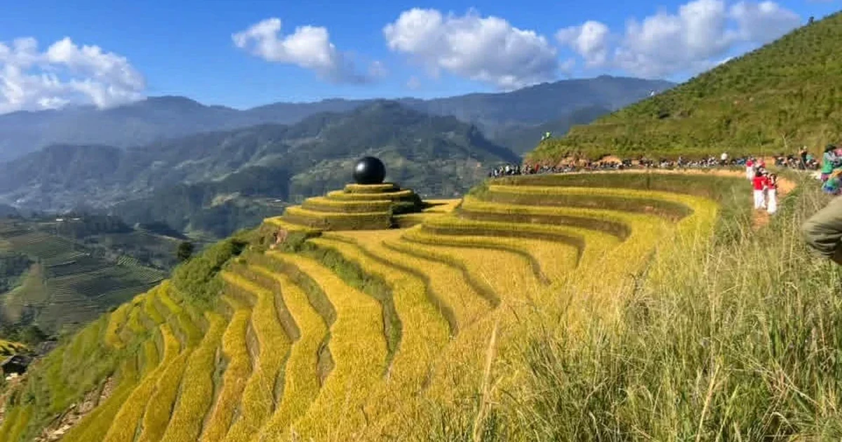 Quả bóng đen giữa ruộng bậc thang ở Lào Cai gây chú ý, chính quyền lên tiếng