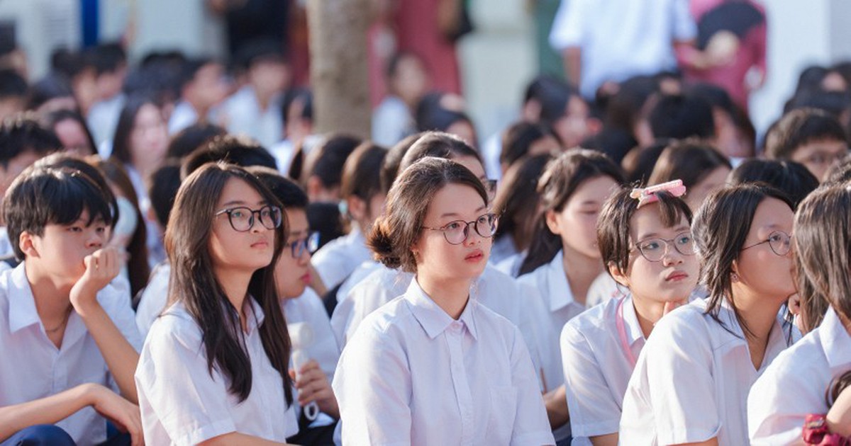 Nhiều phụ huynh gửi email đến Thông tin Chính phủ phản ánh các khoản thu đầu năm học, chuyện cứ đến hẹn lại nóng