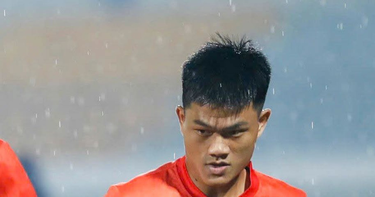 Tiền đạo ĐT Việt Nam chia tay FIFA ASEAN Cup về nước gấp do mẹ lâm trọng bệnh