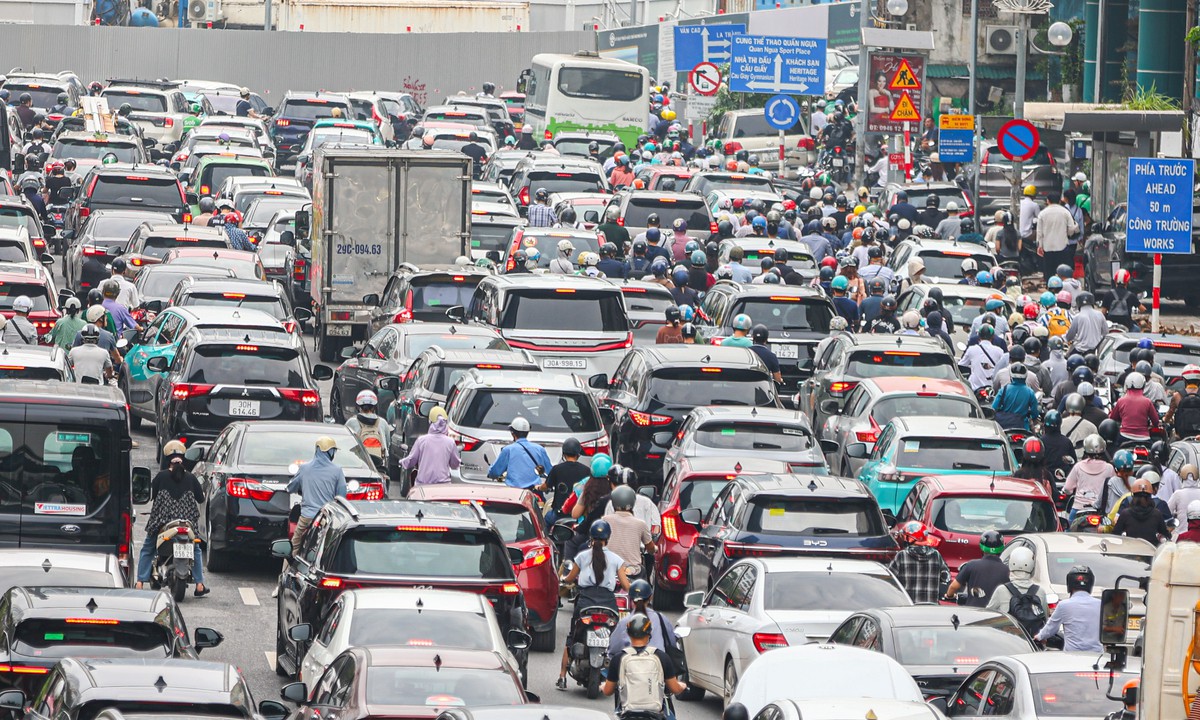 Hà Nội: Nút Nguyễn Chí Thanh - Đê La Thành tắc từ sáng, sau 5/9 còn đến mức nào?