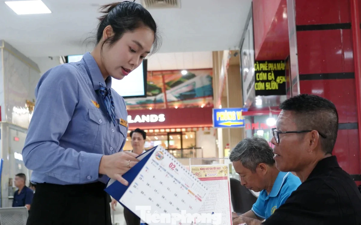 Bán vé tàu Tết: Vì sao khách đến ga mua thưa thớt?