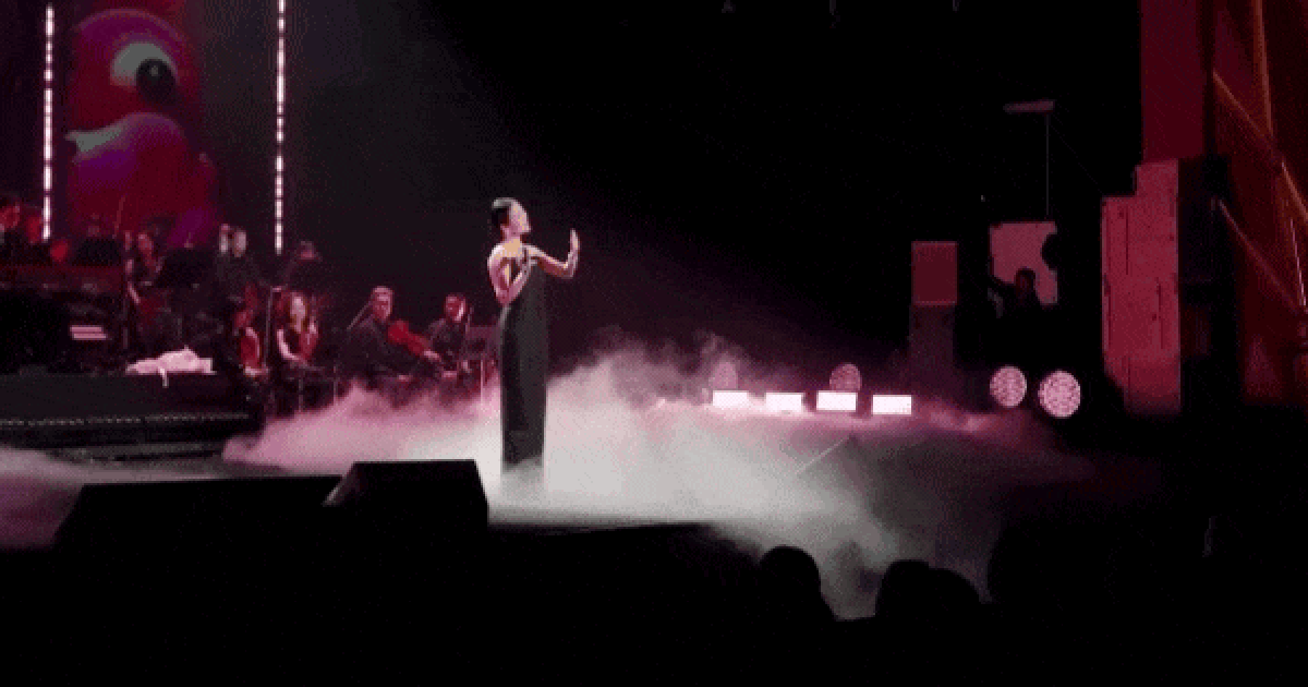 Ca sĩ Việt hát một show thu nửa tỷ: Chỉ nhờ giọng hát mà giàu kếch xù, 2 căn biệt thự gây choáng ở TP.HCM lẫn Hà Nội