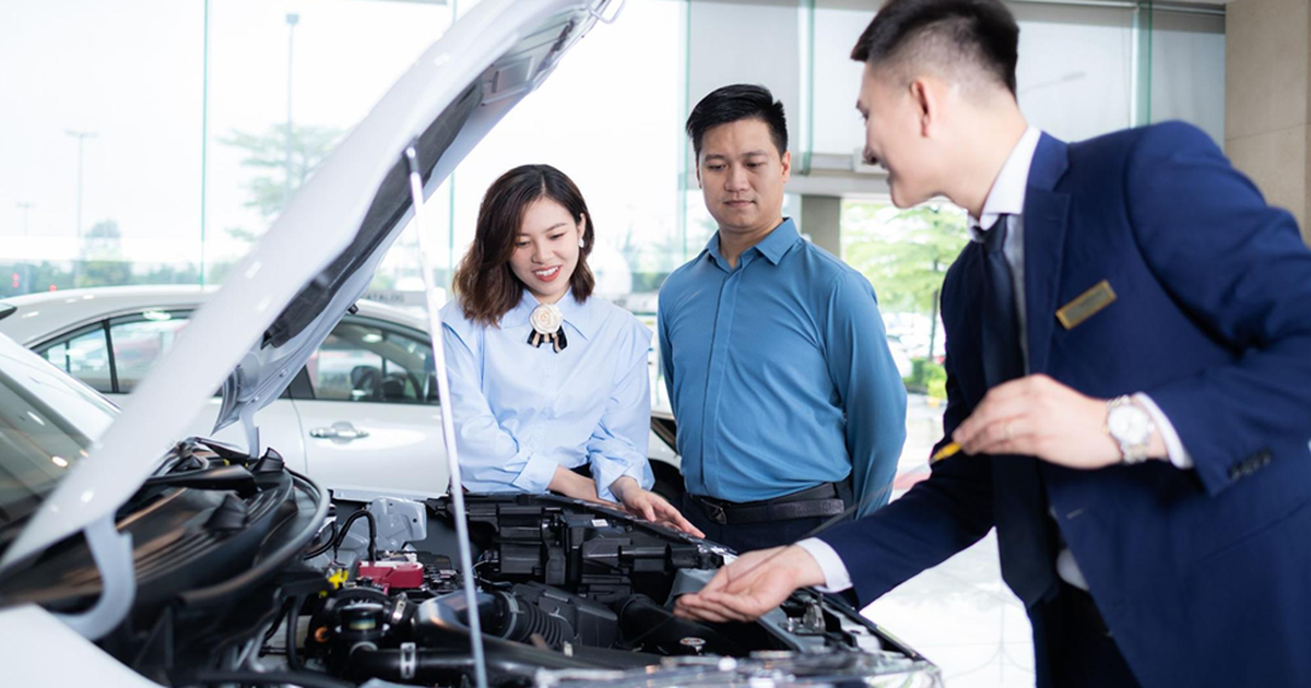 Phía sau cuộc đua ô tô giảm giá cả trăm triệu