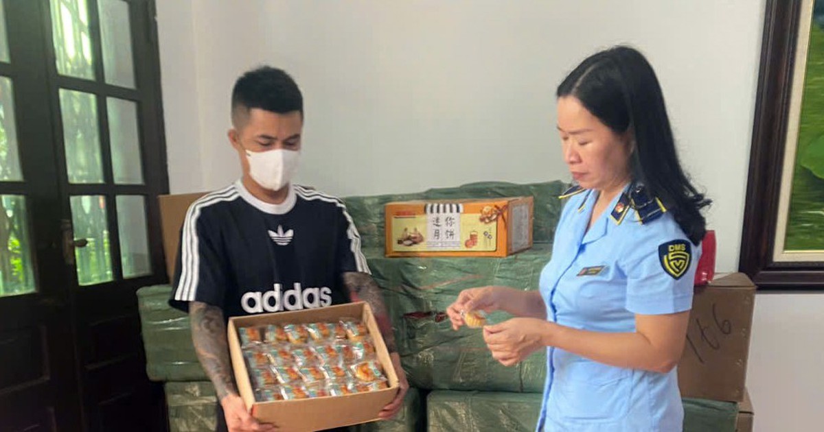 2.520 chiếc bánh trung thu ngoại nhập “không giấy tờ” bị bắt ngay tại cổng chợ: Ông chủ SN 1990 khai gì?