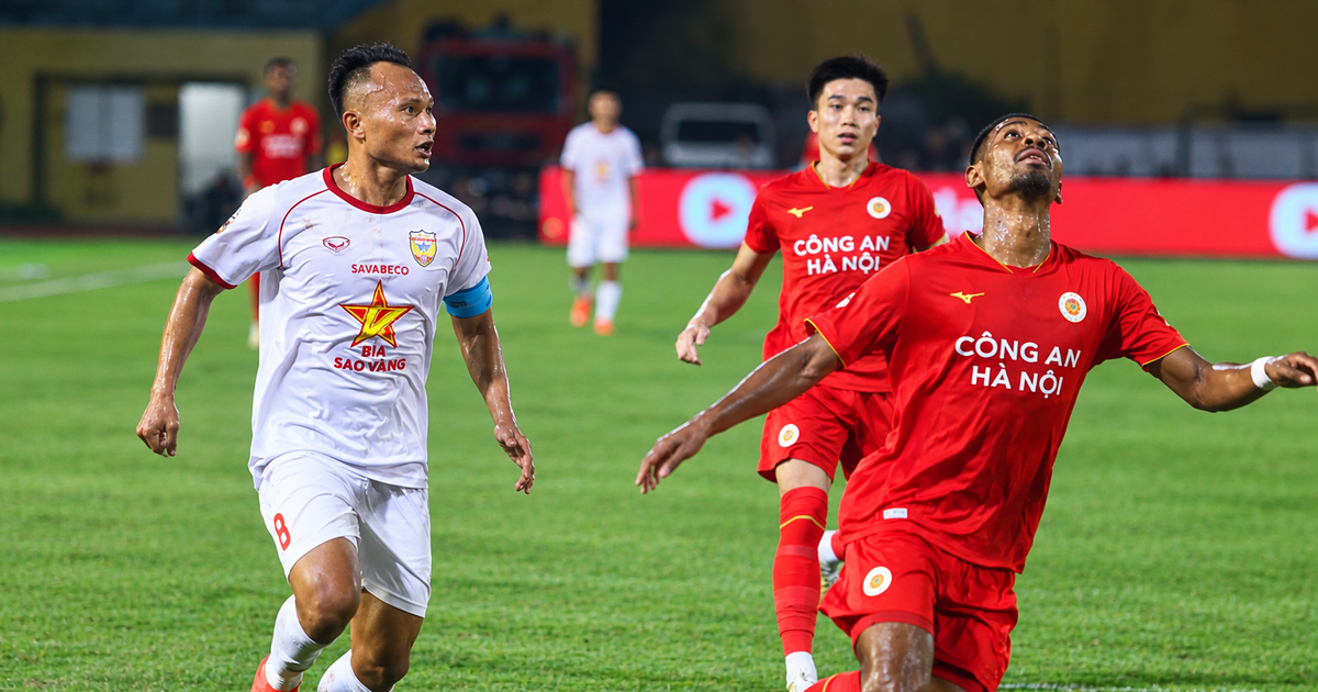Nhà vô địch AFF Cup: Cú nước rút ở Mỹ Đình, 400 ngày vật lộn với bệnh tật và kỷ lục V.League để đời