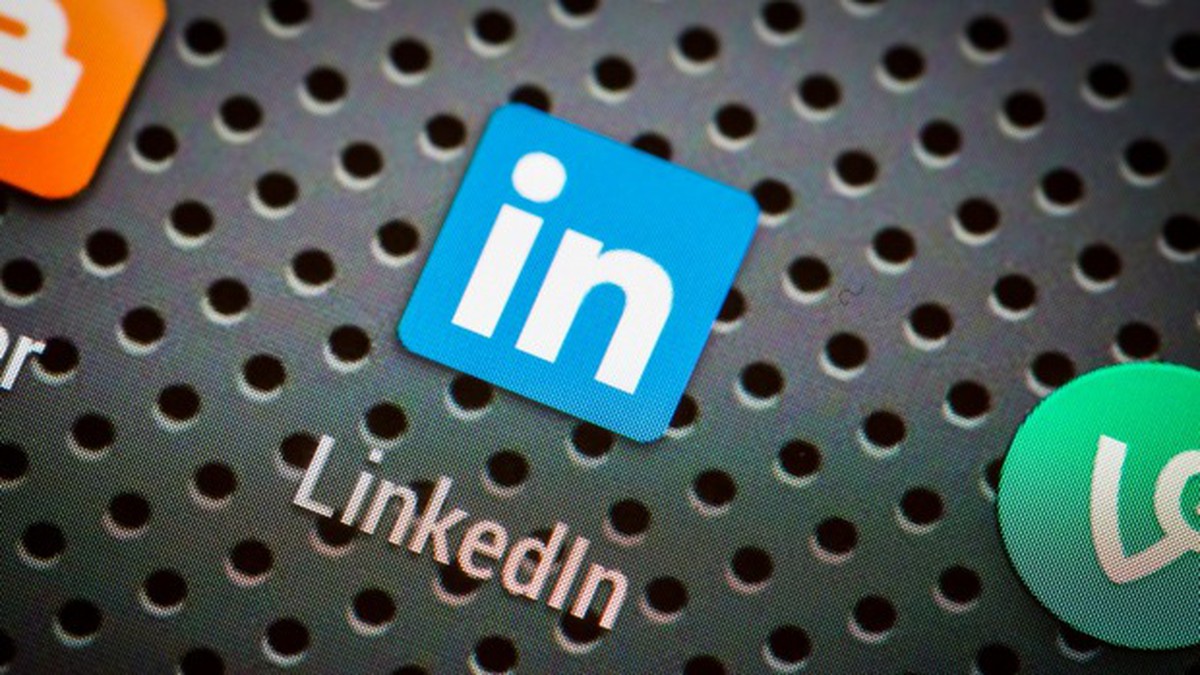 Bill Gates nói Microsoft thâu tóm LinkedIn là để đương đầu với Facebook