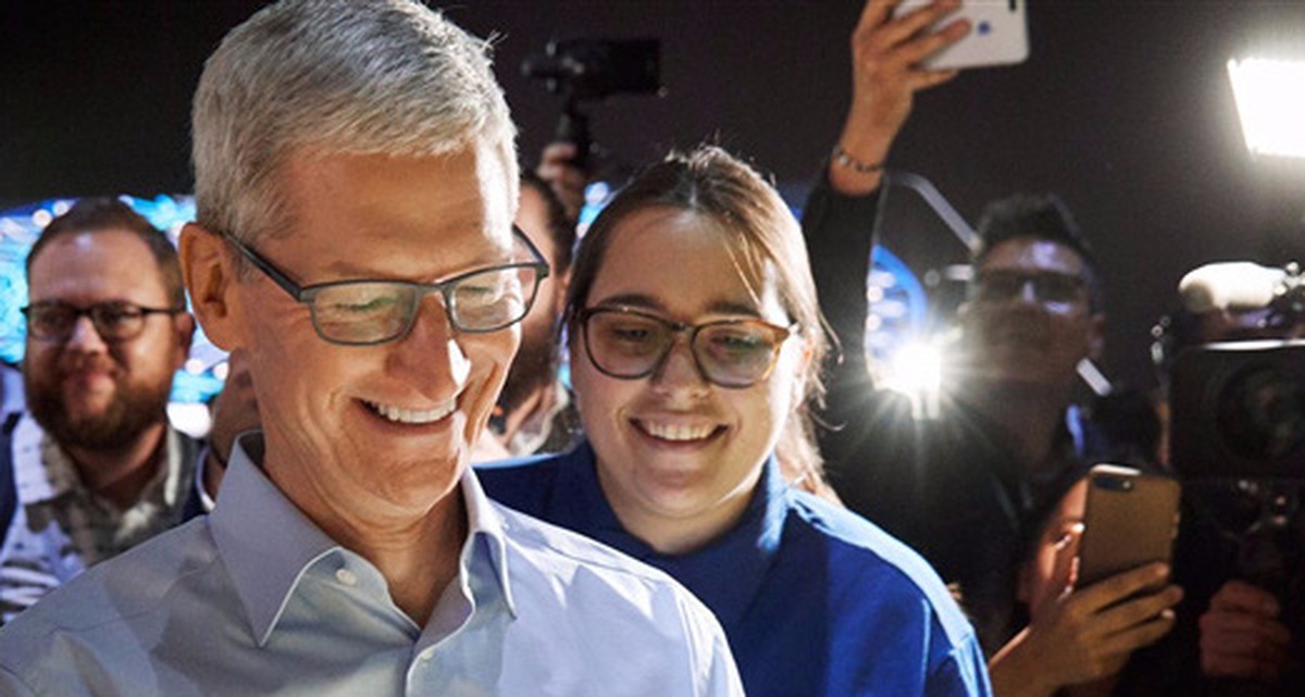 Tim Cook tự tay đập tan hoài nghi của mọi người bằng những sản phẩm bị ...