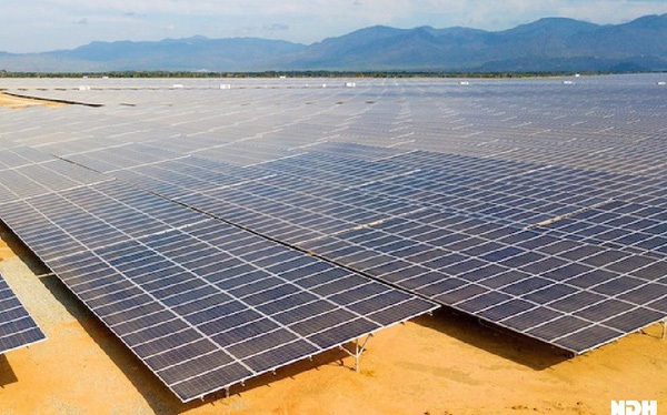 Các doanh nghiệp sản xuất điện mặt trời trên sàn chứng khoán
