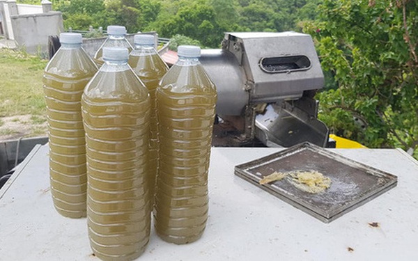 Máy ép và nước mía Việt Nam xuất hiện rầm rộ ở châu Âu với giá cao giật mình nhưng vẫn được cộng đồng mạng quốc tế hết lời khen ngợi