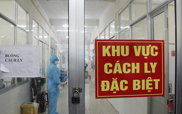 Cụ ông 73 tuổi và 2 người khác mắc COVID-19, Việt Nam có 1.405 bệnh nhân