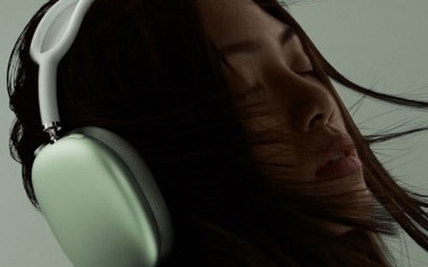 Tung tai nghe giá 550 USD, Apple đụng chạm vào miếng bánh của Bose và Sony