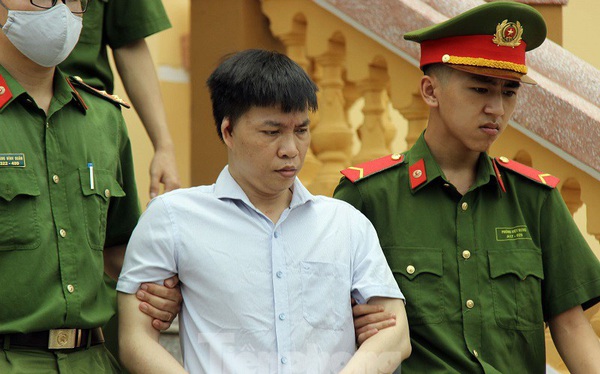 Cán bộ nâng điểm ở Hòa Bình: 'Sếp dặn nhận tội, đời sống vợ con bên ngoài các anh lo'