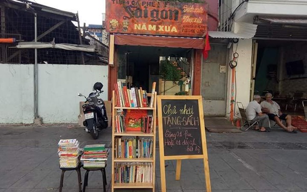 Độc đáo quán cà phê cho khách trả tiền bằng sách ở Sài Gòn