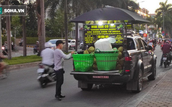 Ông chủ của "Ford Ranger Ngọc sầu riêng": Đem xe tiền tỷ đi bán sầu rong, lời 2 triệu/ngày