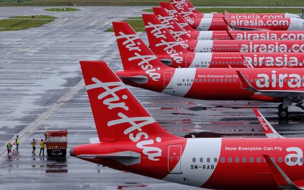Hãng hàng không AirAsia đang ở tình thế 'ngàn cân treo sợi tóc'