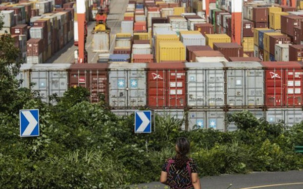 Bắt các tàu vận chuyện cách ly 7 tuần, Trung Quốc khiến chuỗi cung ứng càng thêm đứt gãy