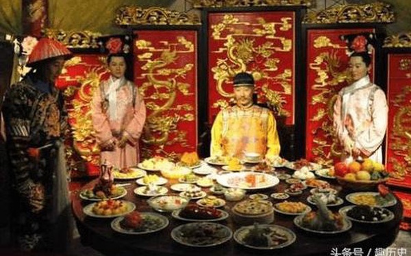 Toàn ăn sơn hào hải vị nhưng Hoàng đế Trung Hoa không ai béo phì, bí quyết nằm ở 3 điều