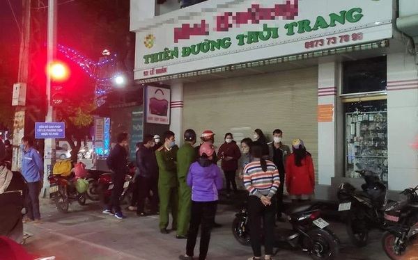 Xôn xao hình ảnh chủ shop thời trang ở Thanh Hóa lên phường sau khi làm  nhục nữ sinh vì nghi trộm váy 160k